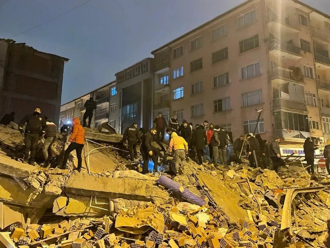 Azərbaycan Türkiyəyə başsağlığı verdi - FOTO